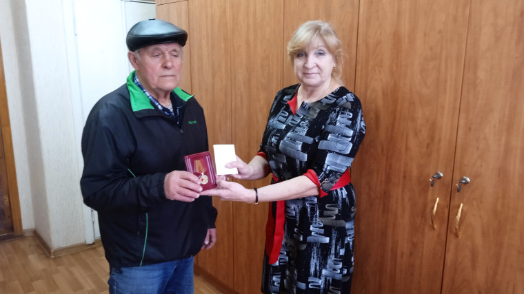 Медали вручены. Медали вручены.